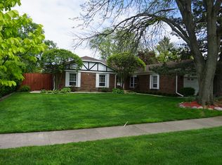 1629 Joy Ln, Glenview, IL 60025
