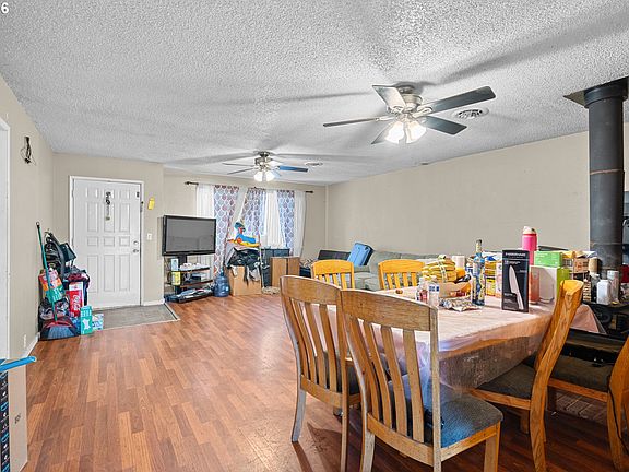 4th image of 1675 NW 11th St