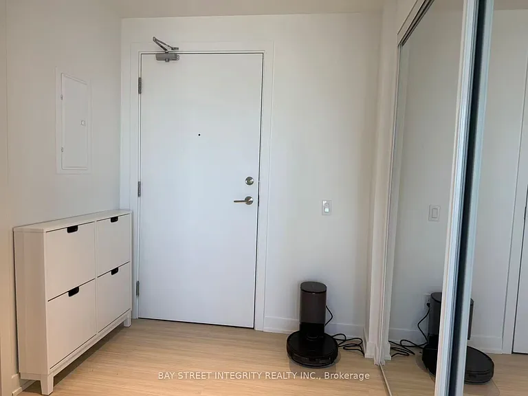 8 Wellesley St W #4616 — Photo 2