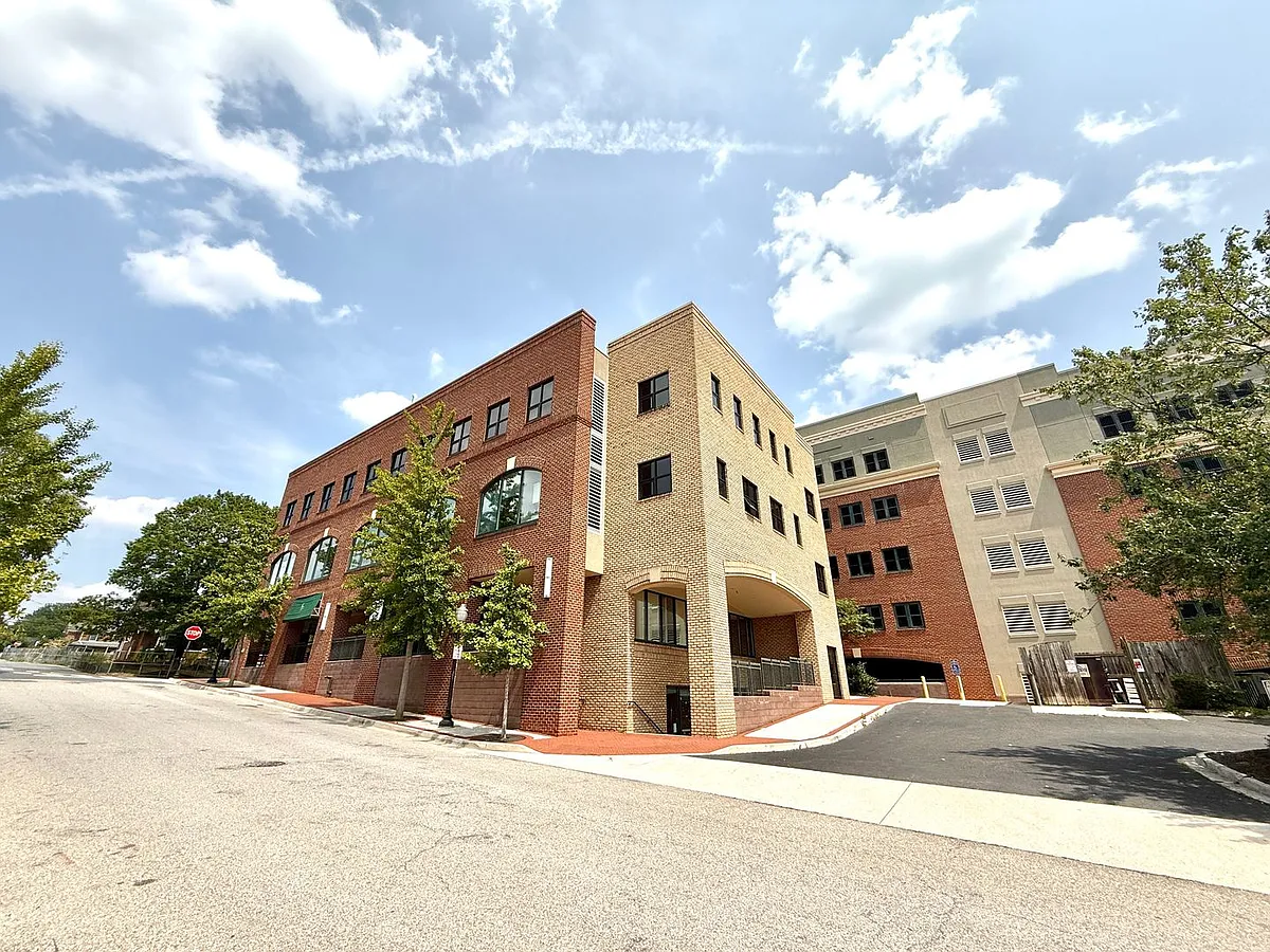 Building Photo - Kent Square North