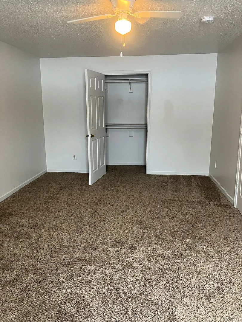 2 Bedroom, Single-story Townhomes for rent in Newton, IA — Photo 3