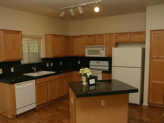 2nd image of 18250 N 32nd St Unit 1006