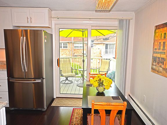 3rd image of 80 Washington Park Dr APT 3