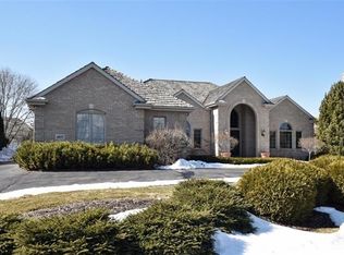 4655 Somerset Ct, Brookfield, WI 53045