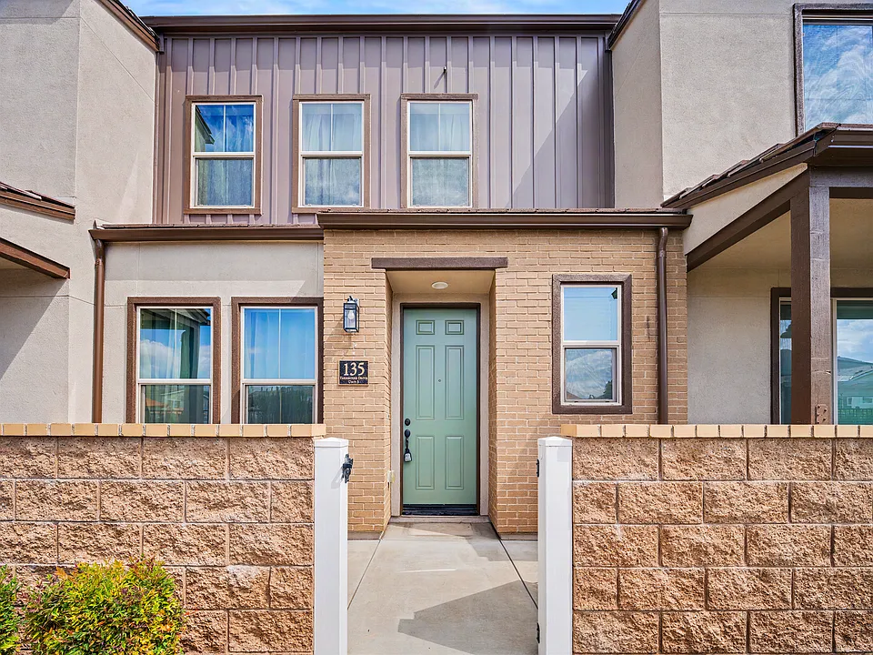 135 Farmhouse Dr #3