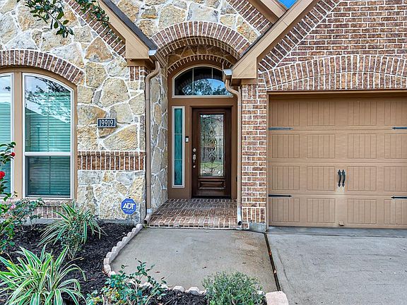 4th image of 19919 Everhart Springs Ln
