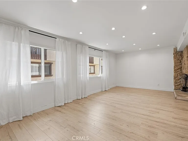 5974 Costello Ave — Photo 7