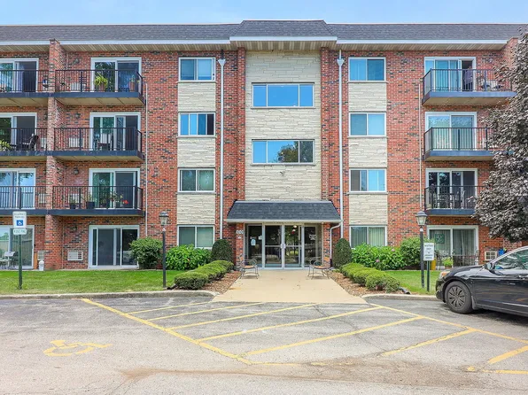 100 W Park Circle Dr APT 1H, Wheaton, IL 60187