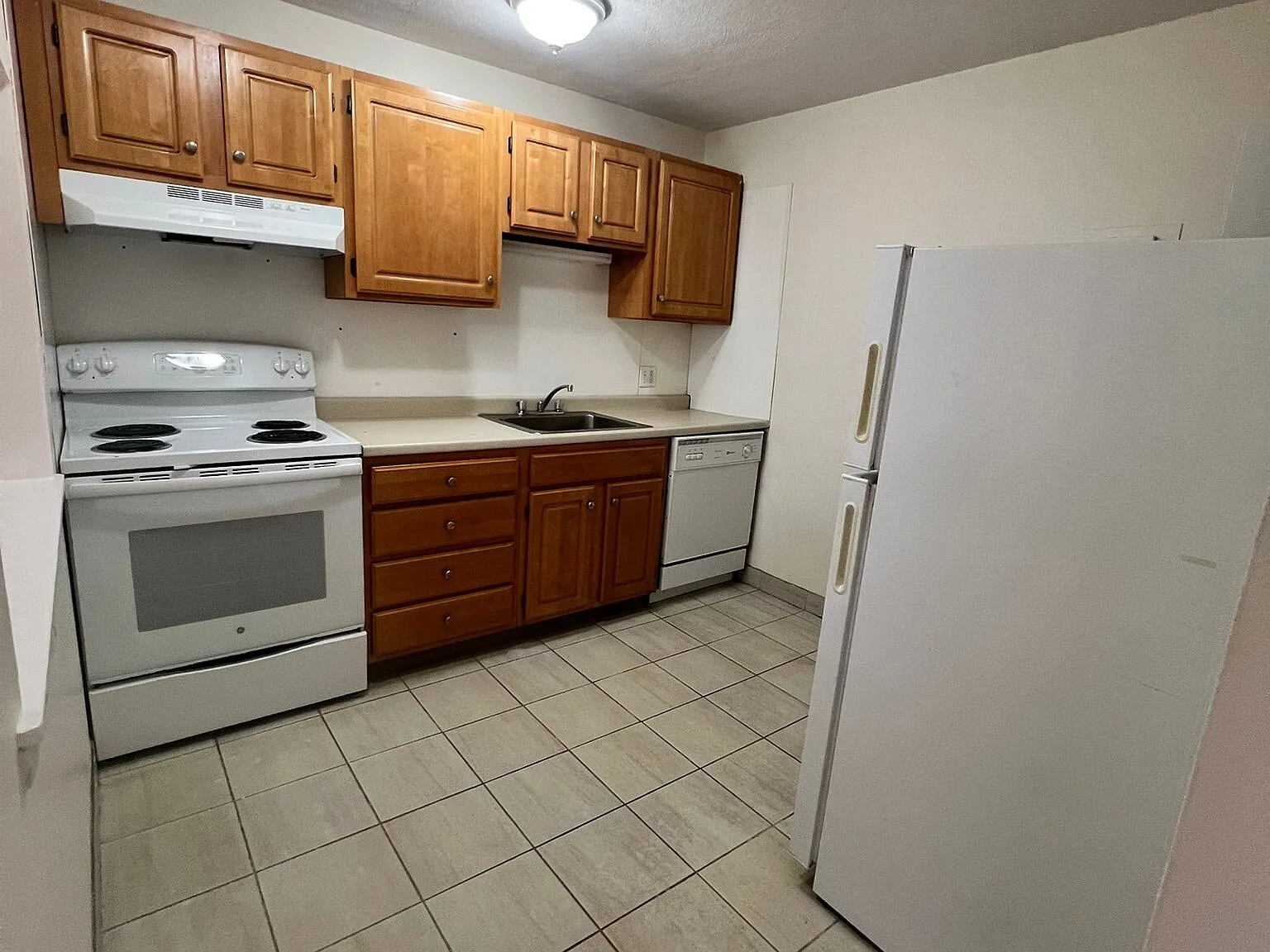 1 bed, $2,300 — Photo 2