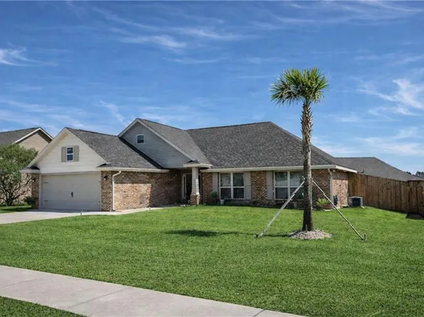 16396 Edgewater Cir, Loxley, AL 36551