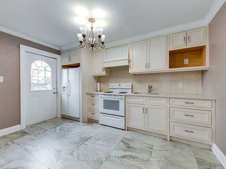 3564 Eglinton Ave W #2 — Photo 6
