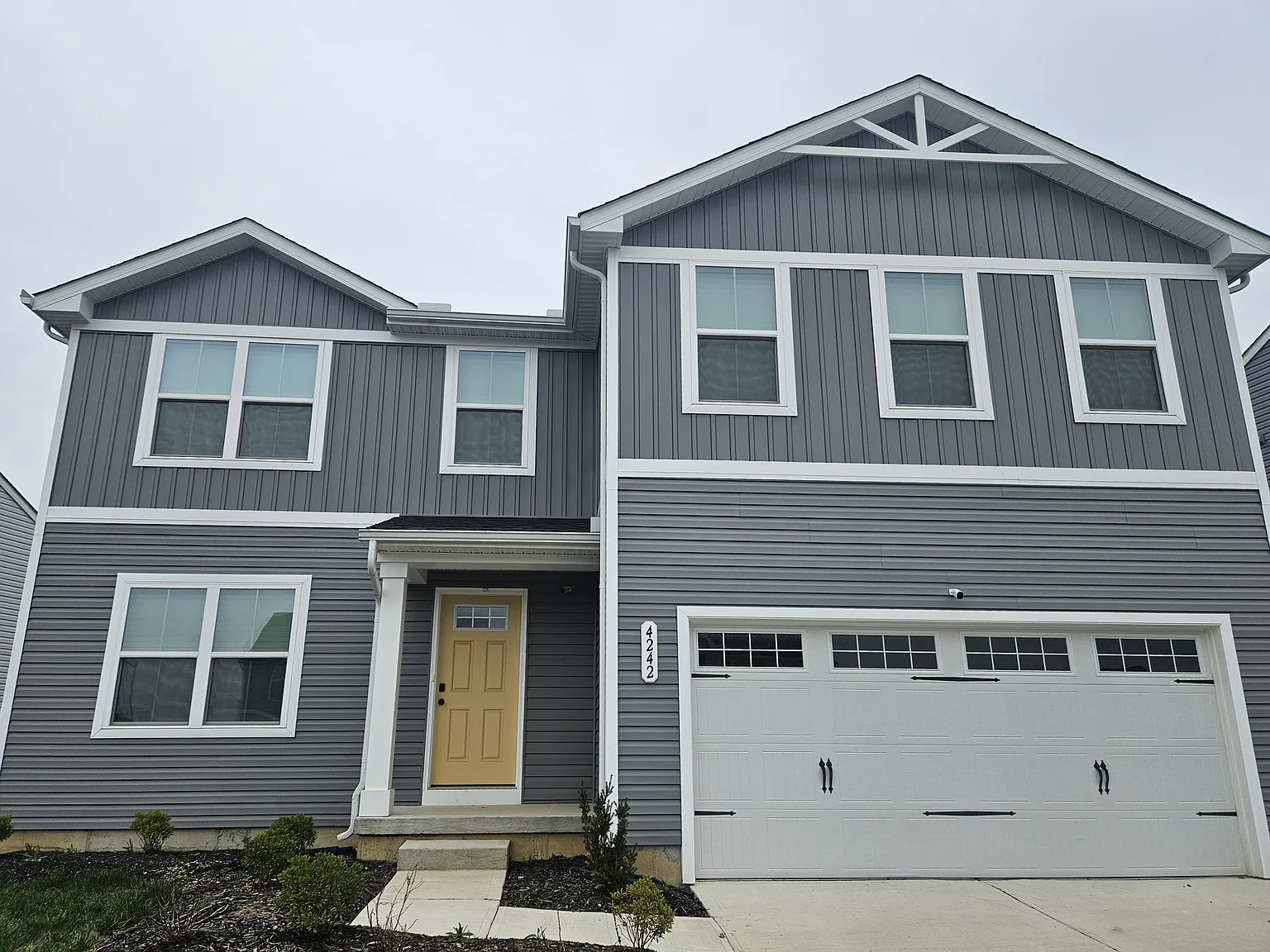 5 bed, 2.5 bath, 2203 sqft, $2,700 — Photo 1
