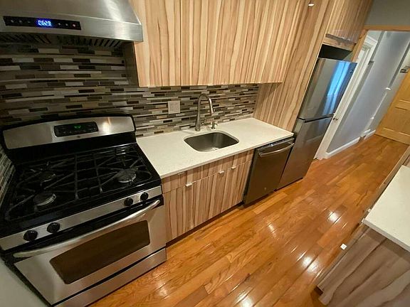 4th image of 21-47 38th St #1D