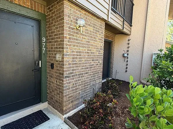977 Sunridge Dr #113, Sarasota, FL 34234