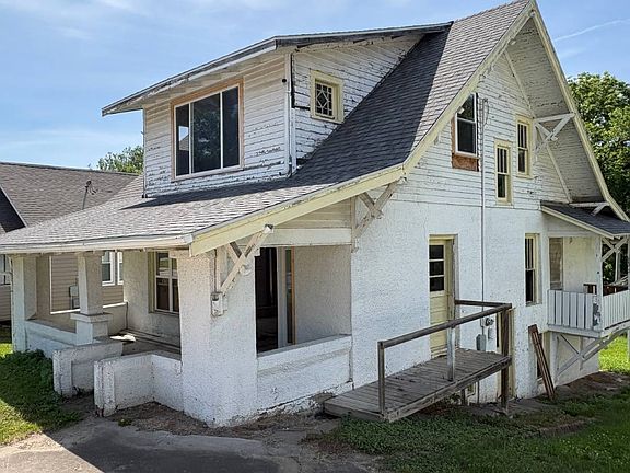 3rd image of 1818 Main St