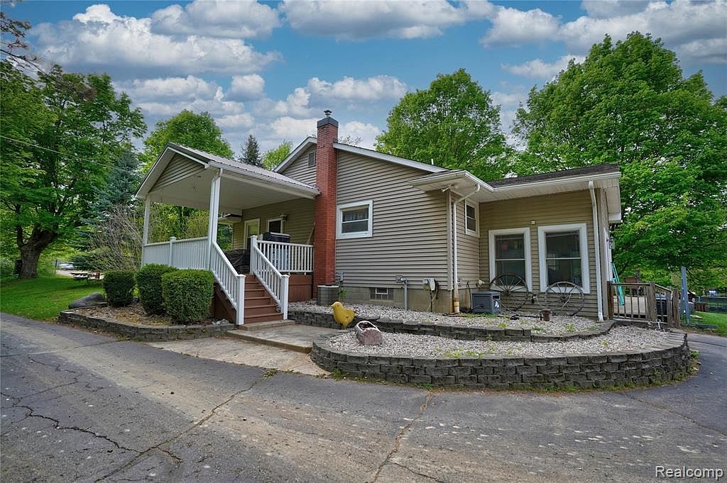 1320 N Jossman Rd, Ortonville, MI 48462 Zillow