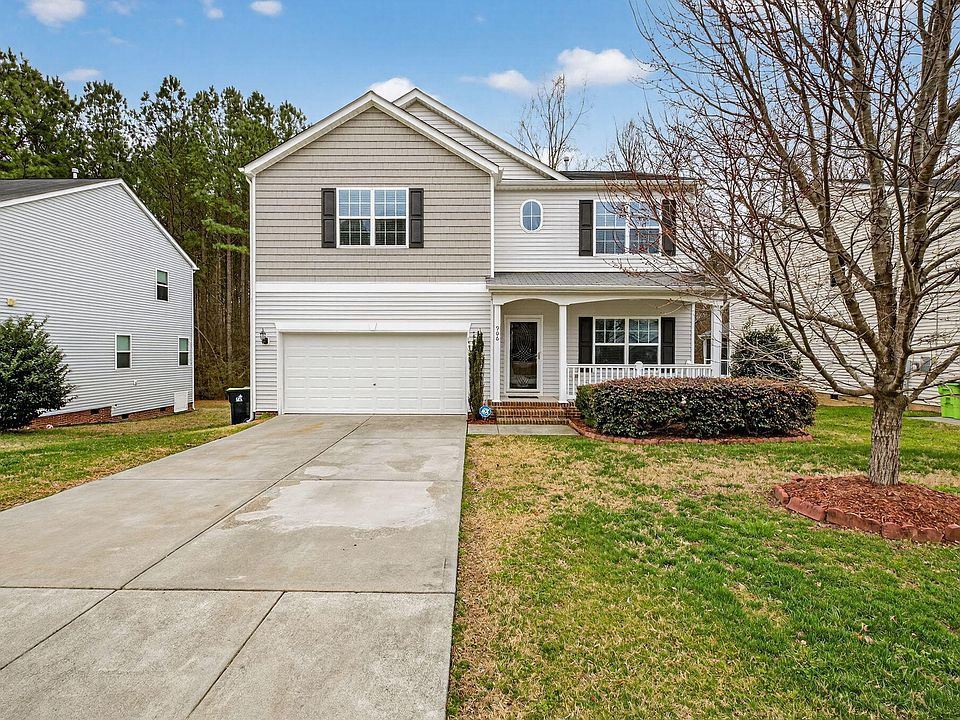 1st image of 906 Ballast Dr
