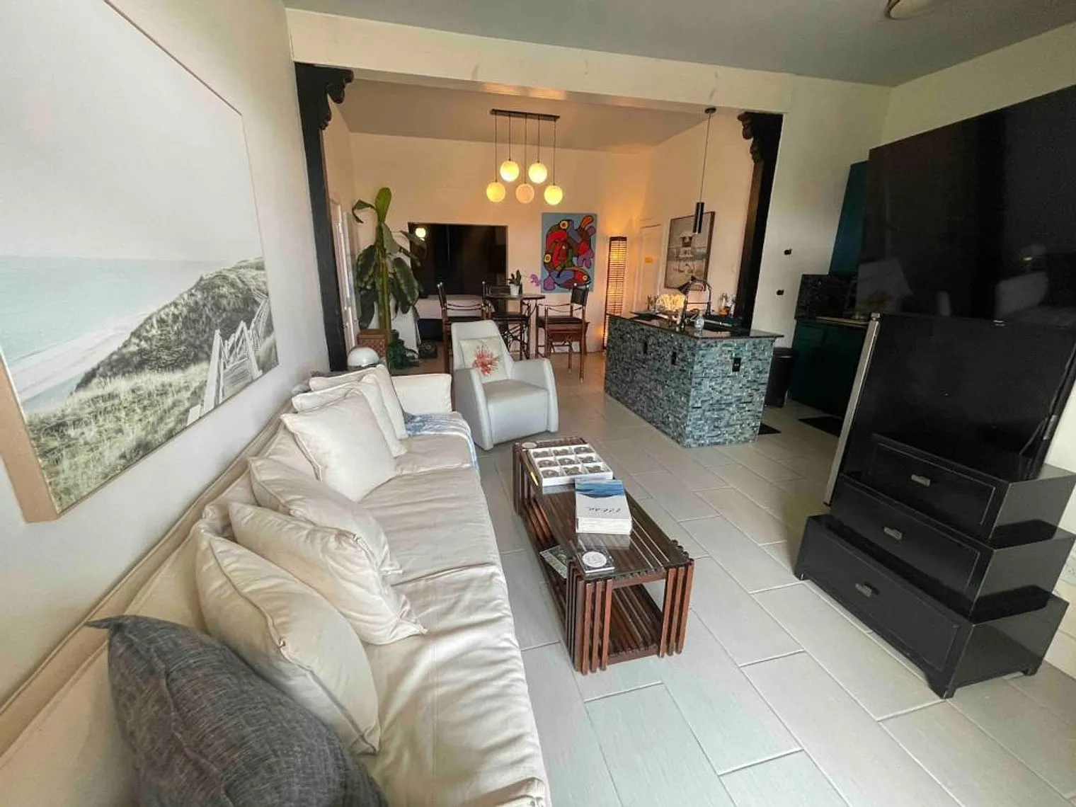 1 bed, 2.0 bath, 796 sqft, $5,799 — Photo 3