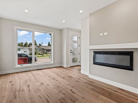 3rd image of 5606 105th Ave NW
