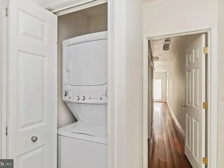 1122 William St — Photo 13