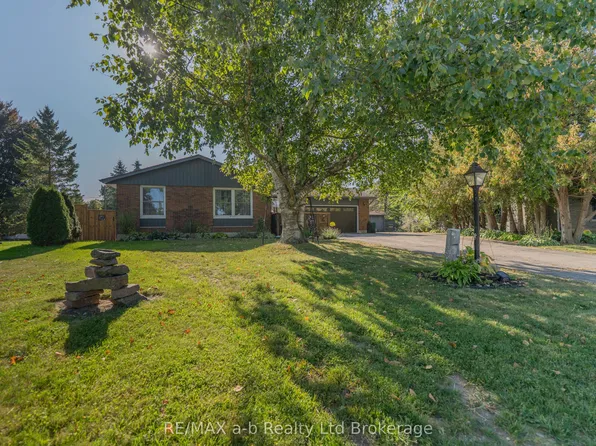 6 Camdon Ct, Tillsonburg, ON N4G 4B3