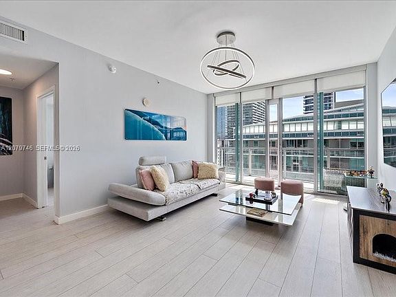 2nd image of 1111 SW 1st Ave #Uph4015