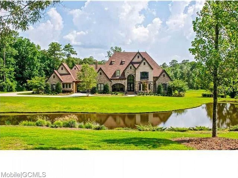 2nd image of 3520 Lakefront Dr