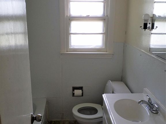 3rd image of 57 Warring Ave
