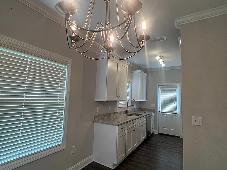 323 Summercreek Cv — Photo 7
