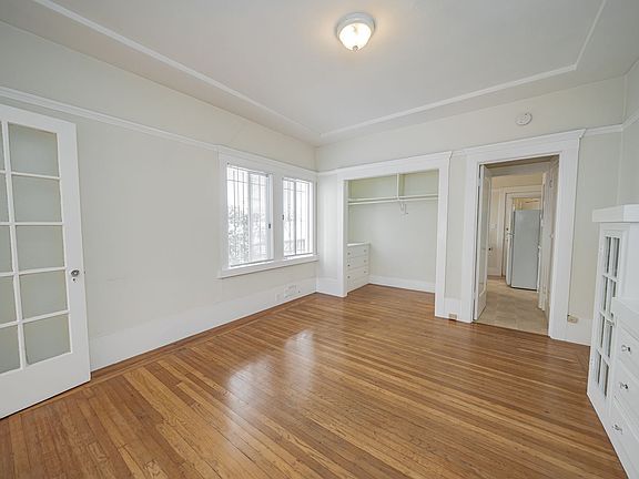 3rd image of 4120 Emerald St #2