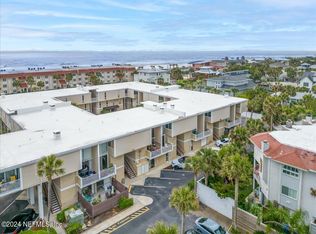 901 Ocean Blvd APT 16, Atlantic Beach, FL 32233