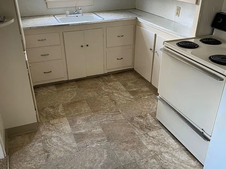 707 Hayden Bridge Pl — Photo 4