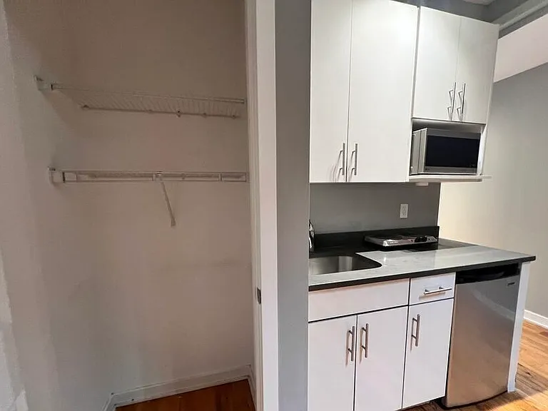 531 N Budd St #3B — Photo 8