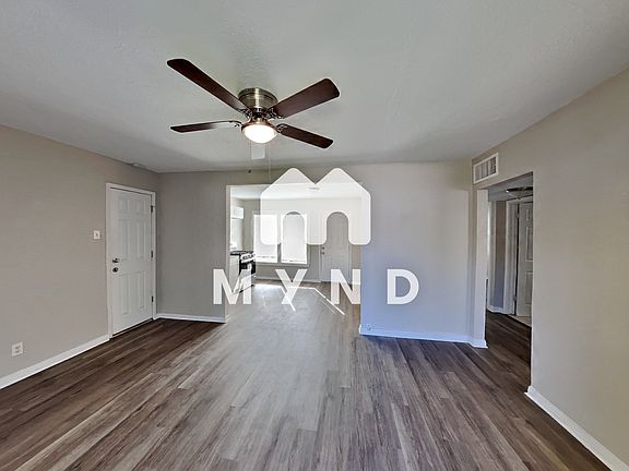 4th image of 4818 Johnston Dr