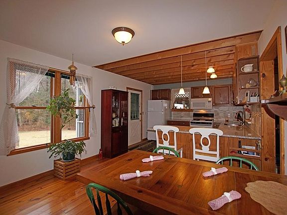 5th image of 1 Gainsborough Ct