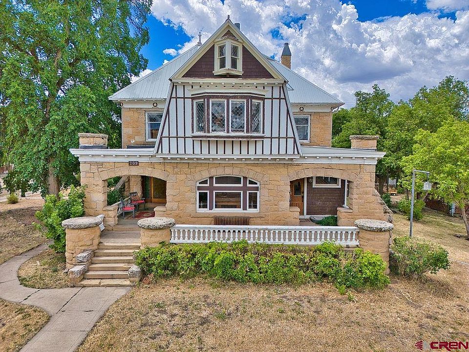 1st image of 209 Bauer Avenue