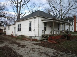 405 S Maple St, Pana, IL 62557
