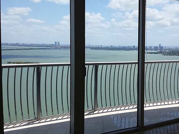 3rd image of 1750 N Bayshore Dr #000
