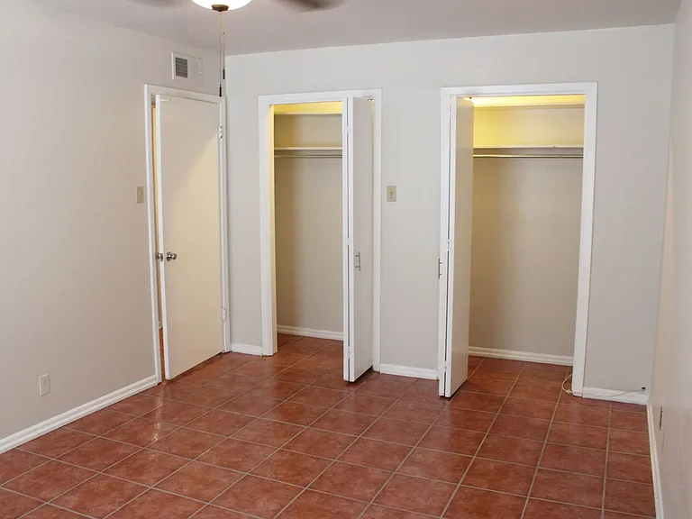 8401 N New Braunfels Ave #109 — Photo 14