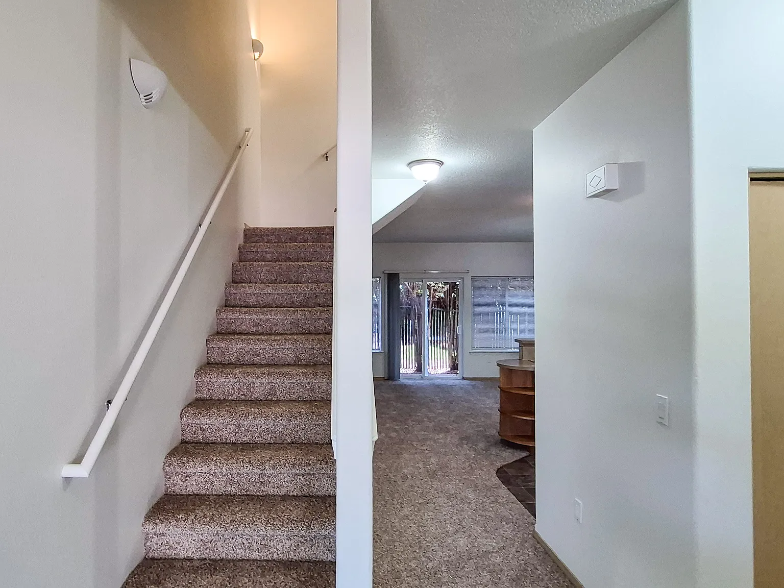 2 bed, 2.5 bath, 1150 sqft, $1,595 — Photo 3