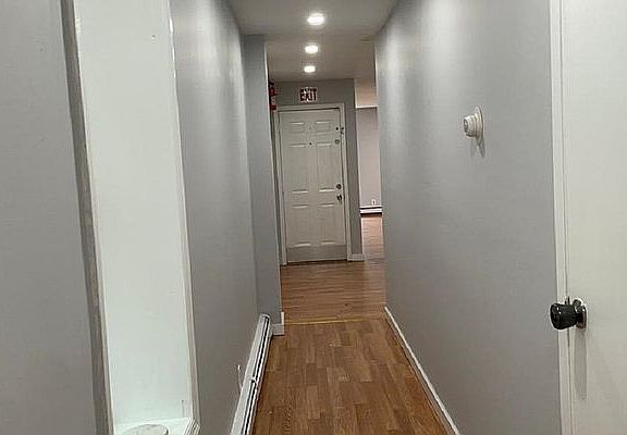 4th image of 653 Bryant Ave #2