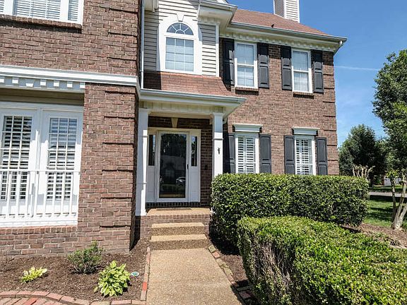 3rd image of 2843 Iroquois Dr