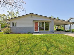 520 Parkview Dr, Plymouth, MI 48170