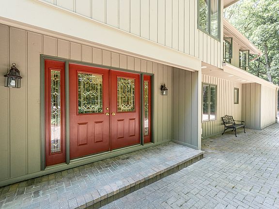 5th image of 14619 Silver Lake Dr