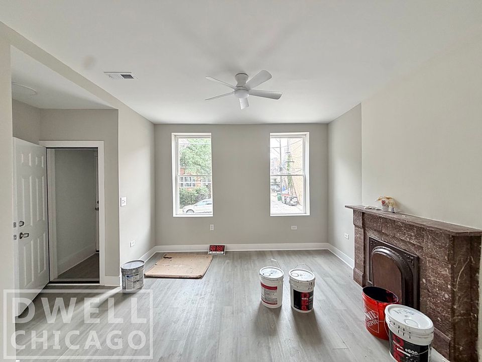 1st image of 1546 W Walton St Unit 2F