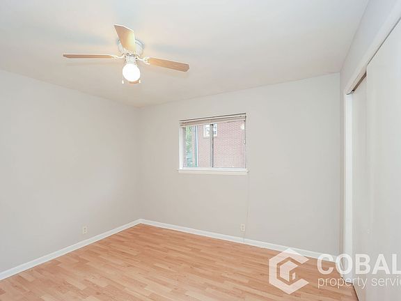 5th image of 905 Greenwood Ave NE APT 3