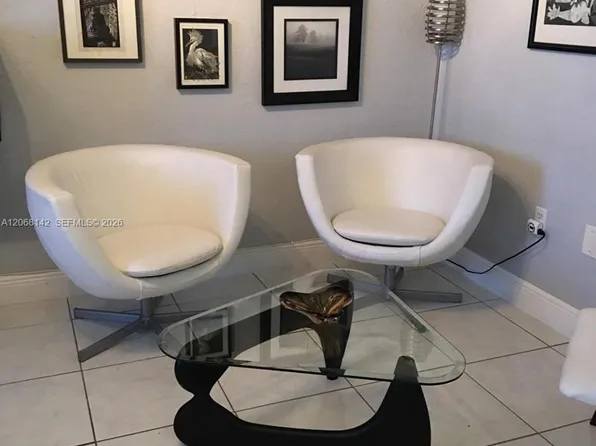 3905 SW 78th Ct APT 205, Miami, FL 33155