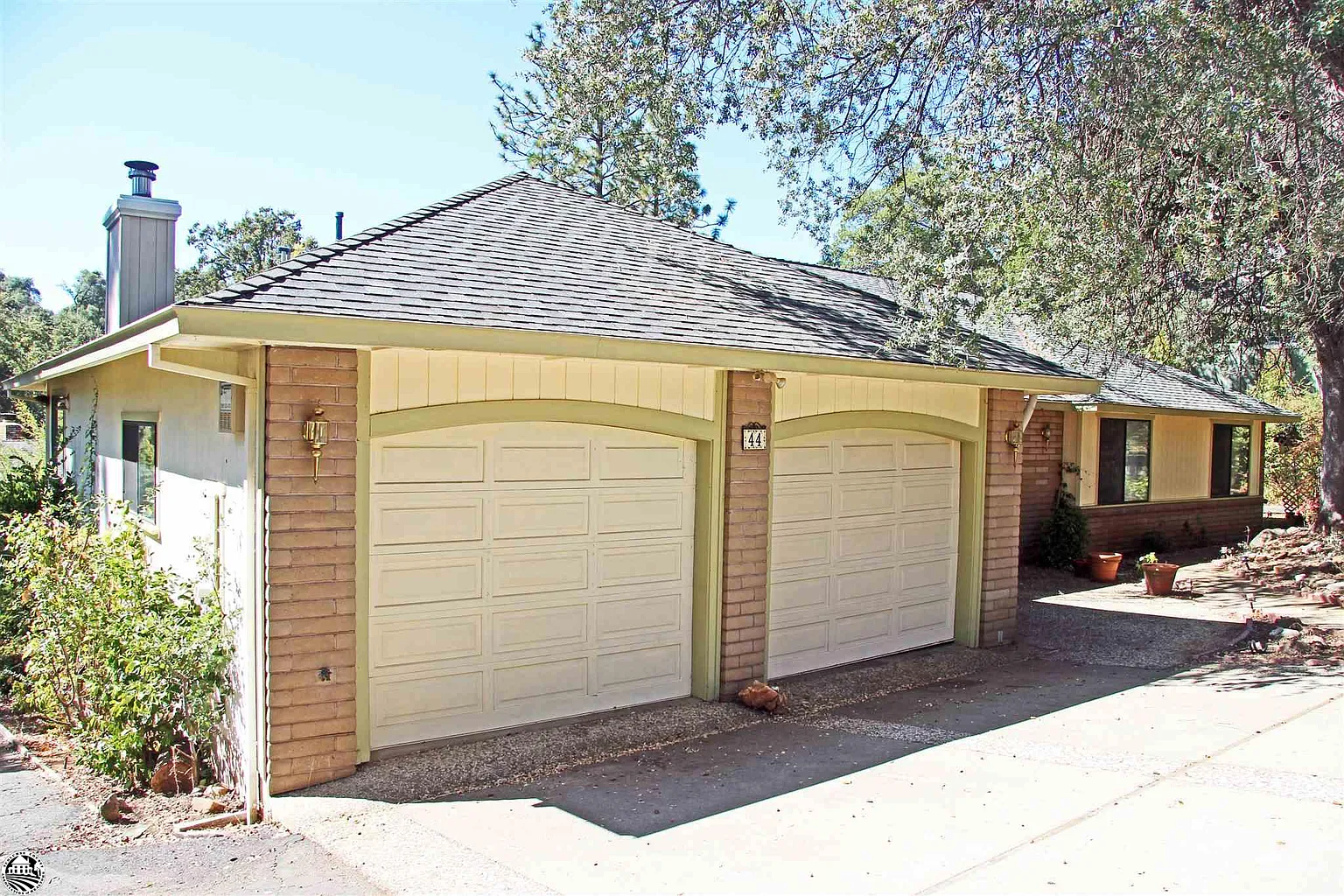 44 Roble Rd photo 1