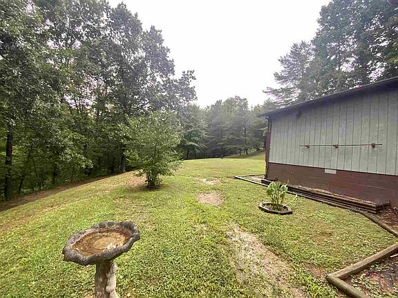 4th image of 131 Aspen Dr