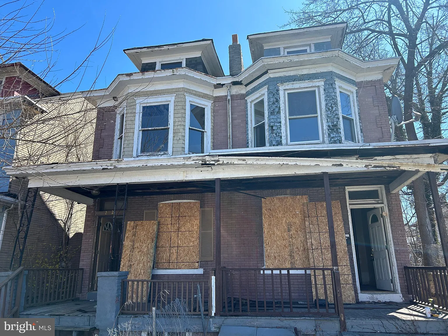 210 Highland Ave photo 1